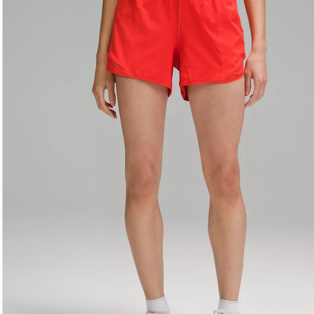 Hotty Hot High-Rise Lined Short 4", size 6 Tall